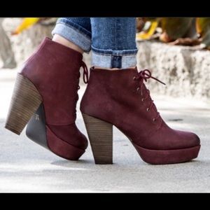 Steven Madden Raspy Burgundy Nubuck Lace up Boots